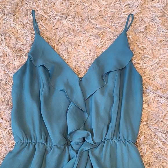 VERY flattering flowy summer dress! - Picture 2 of 4